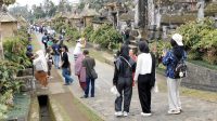 35_Ribu_Wisatawan_Ramai-ramai_Serbu_Desa_Penglipuran_Lebaran_Ini