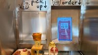 4 Gerai Dessert Canggih: Pesan Mudah Seperti ATM! 4 Gerai Dessert Canggih: Pesan Mudah Seperti ATM!
