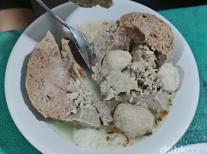 Bakso Beranak Pak Gareng: Legendaris Pulau Tidung, Wajib Coba!
