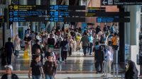 Bandara_Ramai_Tren_Mepet_Amankah_Tips__Risiko