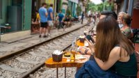 Hanoi_Tutup_Kafe_Rel_Kereta_Bahaya_Wisata_Ngopi_Terancam