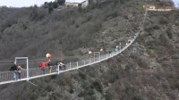 Jembatan_Gantung_Eropa_Tertinggi_Petualangan_Menakjubkan_Ratusan_Meter