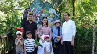 Jokowi_dan_Cucu_Momen_Lebaran_Manis_di_Bali_Zoo_Lihat_Foto-fotonya