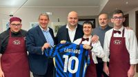 Kapten_Inter_Milan_Aksi_Heroik_Bayar_Tagihan_Restoran_Terlantar
