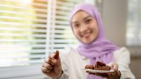 Konsumsi_Kurma_Sehari_Berapa_Batas_Aman__Manfaatnya
