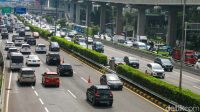 Kontraflow_Tol_Halim-Senayan_Pagi_Ini_Atasi_Macet_Parah