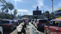 Macet_Puncak_Hari_Ini_Simpang_Gadog_Padat_Cek_Kondisi_Jalan