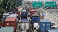 Macet_Total_Jakarta_Utara_Contraflow_Diberlakukan_Menuju_Priok