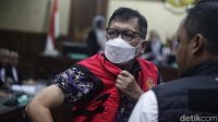 Makelar_Zarof_Kantongi_Rp1_Triliun_Laporan_Pajaknya_Hanya_Karangan_Bunga