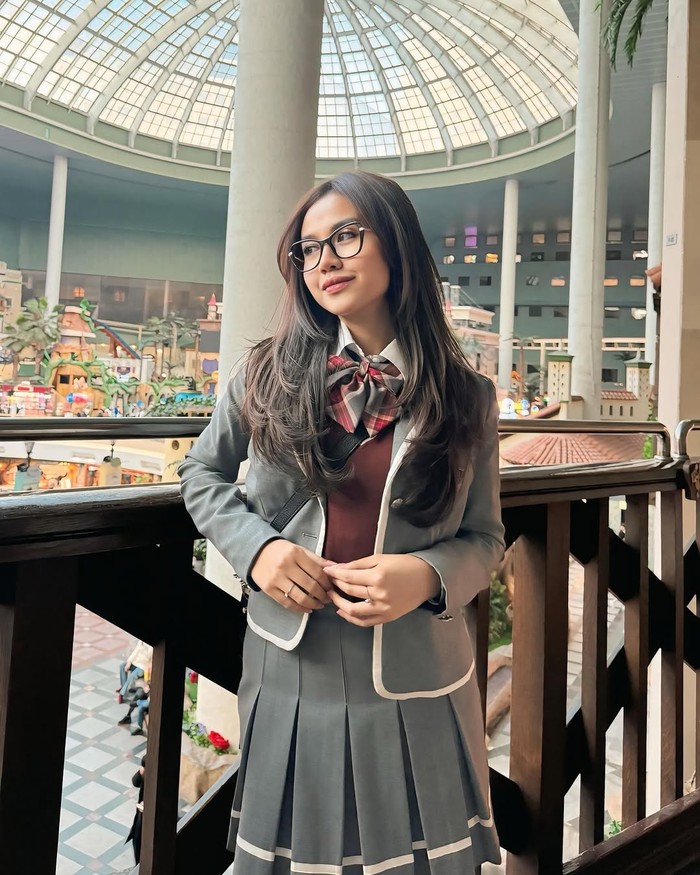Mayang Lucyana: Gaya Kuliner Simple Tapi Stunning di Minimarket