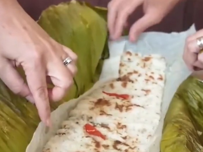 Nasi Liwet Gulung Daun Pisang: Rasa Magis Memikat Bule Inggris