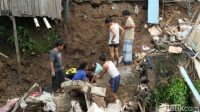 Nenek_Bogor_Selamat_Rumah_Ambrol_Kasur_Selamatkan_Nyawa_61_Tahun