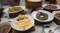 Nikmati_Sajian_Buka_Puasa_Mewah_Karedok_hingga_Nasi_Biryani