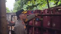 Penggerebekan_Pabrik_Oplos_LPG_Ilegal_Bogor_Bau_Gas_Jadi_Petunjuk