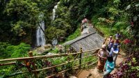 Petualangan_Menakjubkan_Air_Terjun_Cinulang_Liburan_Lebaranmu_yang_Tak_Terlupakan