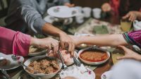 Rahasia_Perut_Nyaman_Lebaran_7_Tips_Makan_Sehat_Anti-Kembung