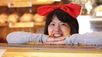 Rahasia_Sopan_Santun_Jepang_Senyum_Pelayan_Jangan_Sembarangan_Minta