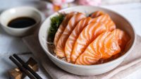 Rahasia_Sushi_Salmon_Bukan_Jepang_Negara_Ini_Pencetusnya