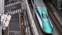 Rahasia_Tersembunyi_Shinkansen_Kisah_Ciuman_Jepang_yang_Menakjubkan