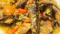 Resep_Pindang_Tongkol_Bumbu_Kuning_Bekal_Makan_Siang_Lezat__Praktis