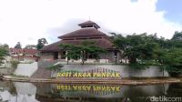 Rest_Area_Gunung_Mas_Puncak_Dulu_Sepi_Kini_Ramai_Pemudik_Lebaran