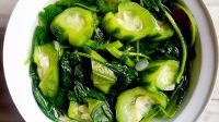 Sayur_Bening_Oyong_Bayam_Resep_Segar_Kuah_Jernih_Anti_Ribet