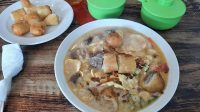 Soto Betawi Komplet Terlezat: 5 Rekomendasi Tempat Terbaik Soto Betawi Komplet Terlezat: 5 Rekomendasi Tempat Terbaik