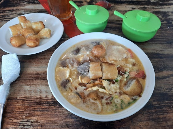 Soto Betawi Komplet Terlezat: 5 Rekomendasi Tempat Terbaik