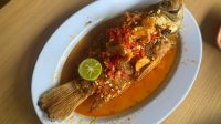 Soto_Betawi_Merah__Pecak_Nila_Pedas_Segar_Warung_Saco_Wajib_Coba