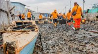 Tanggul_Pluit_Bersih_Aksi_Bersih-bersih_Sampah_Raksasa_Sukses