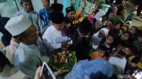 Tradisi_Unik_Syawalan_Rebutan_Kupat_Jembut_Pedurungan_Semarang