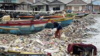 Tragedi_Sampah_Pantai_Bandar_Lampung_Tercemar_Parah_Harus_Diselamatkan