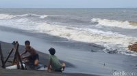 Waspada_Gelombang_Tinggi_Hantam_Indonesia_16-19_April_BMKG_Beri_Peringatan_Dini