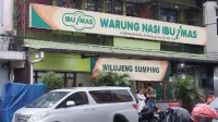 5 Kuliner Ikonik Bandung: Warung Bu Imas & Lainnya! 5 Kuliner Ikonik Bandung: Warung Bu Imas & Lainnya!