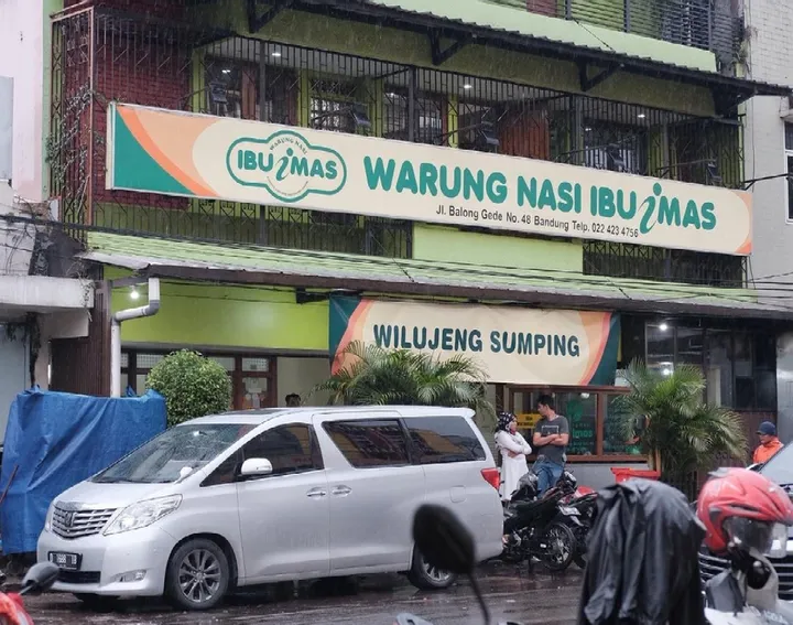 5 Kuliner Ikonik Bandung: Warung Bu Imas & Lainnya!