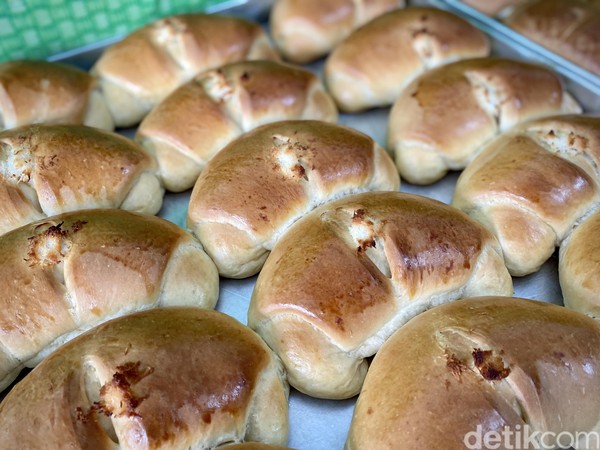 5 Roti Legendaris Jakarta Barat: Rasa Empuk, Usia 47 Tahun!