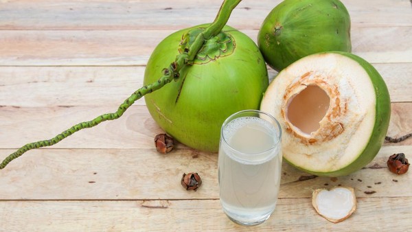 Air Kelapa & Gula Darah: Fakta atau Mitos? Dokter Menjelaskan
