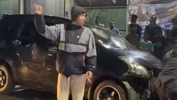 Aksi Main Hakim Sendiri Bogor: Pemobil Tabrak Banyak Mobil