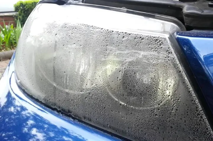 Amankan Perjalanan Hujan: Cek Lampu Mobil Anda Sekarang!