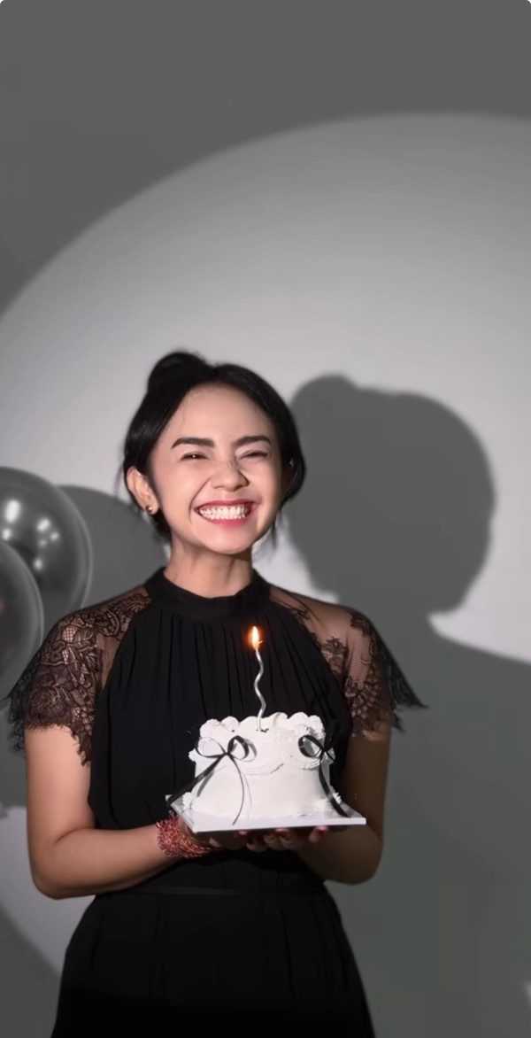 Ayu Puspa: Kuliner Korea-Thailand, Gaya Cantiknya Bikin Pangling