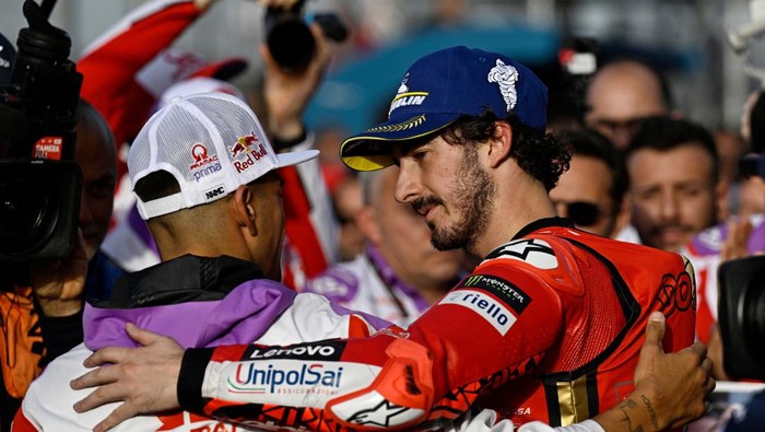 Bagnaia Desak Martin: Setia Kontrak Aprilia, Jangan Pindah!