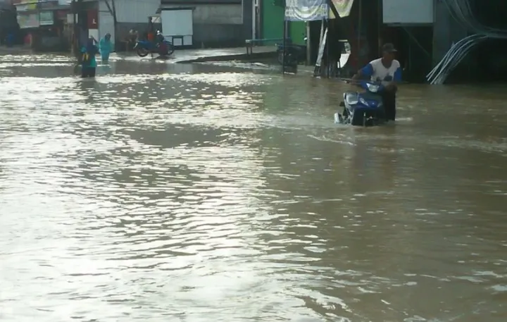 Banjir Sumenep Madura Parah: Jalan Utama & Rumah Terendam