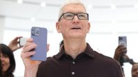 CEO Apple Santai, Tarif Impor Trump Tak Ganggu Bisnis CEO Apple Santai, Tarif Impor Trump Tak Ganggu Bisnis