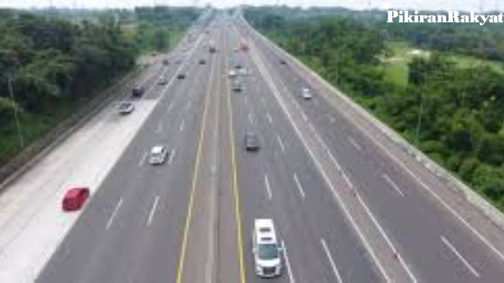 Darurat Jalan Tol? Kapan Aman Berhenti di Bahu Jalan?