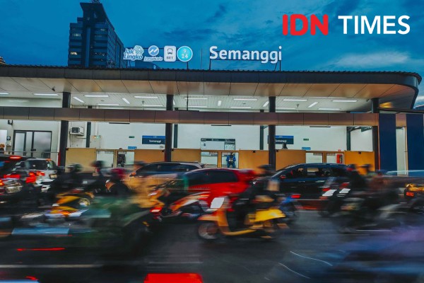 Demo Ojol Jakarta: Transjakarta Ubah Rute, Cek Kondisi Terbaru!