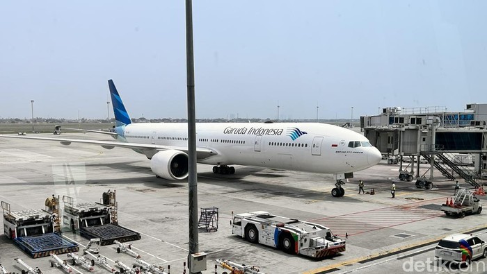 Garuda Indonesia Stop Operasi 15 Pesawat: Krisis Keuangan Mengancam?