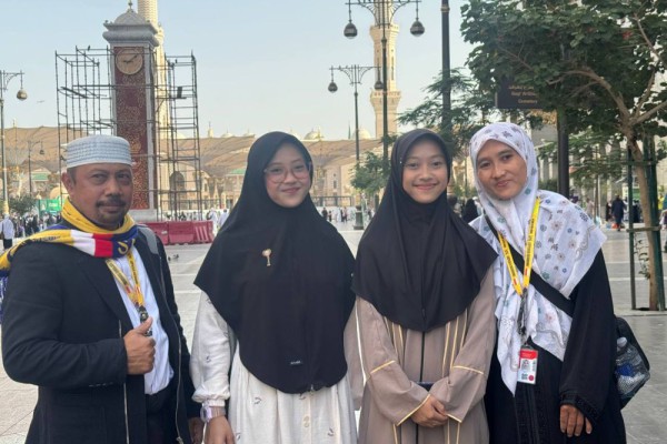 Haji Muda Berangkat Umroh Bareng Orangtua: Kisah Inspiratif