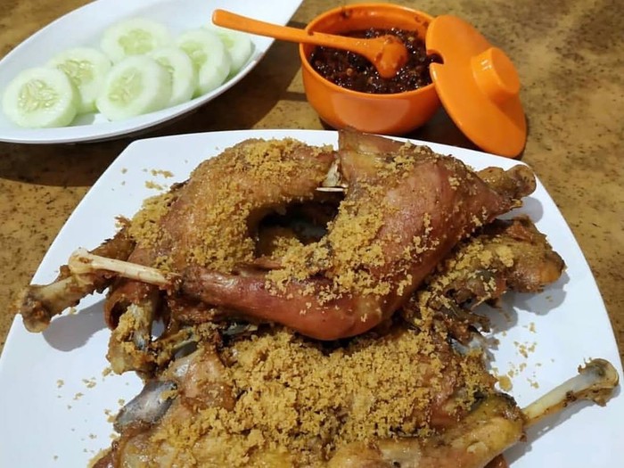 Heboh! Ayam Goreng Viral Solo, Non Halal? 3 Fakta Mengejutkan Ini!