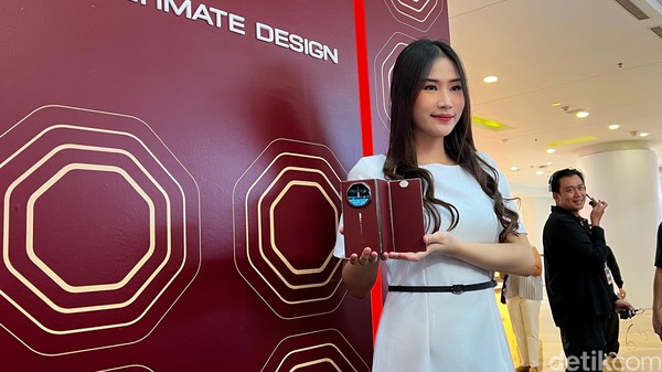 Huawei Mate XT Ultimate: Harga Spek Fantastis, Lipat Tiga!