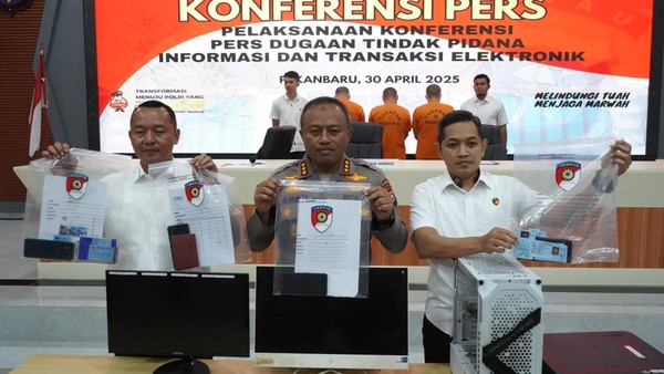 KTP Palsu Riau Dibongkar: Bisnis Milyaran dari Biro Jasa